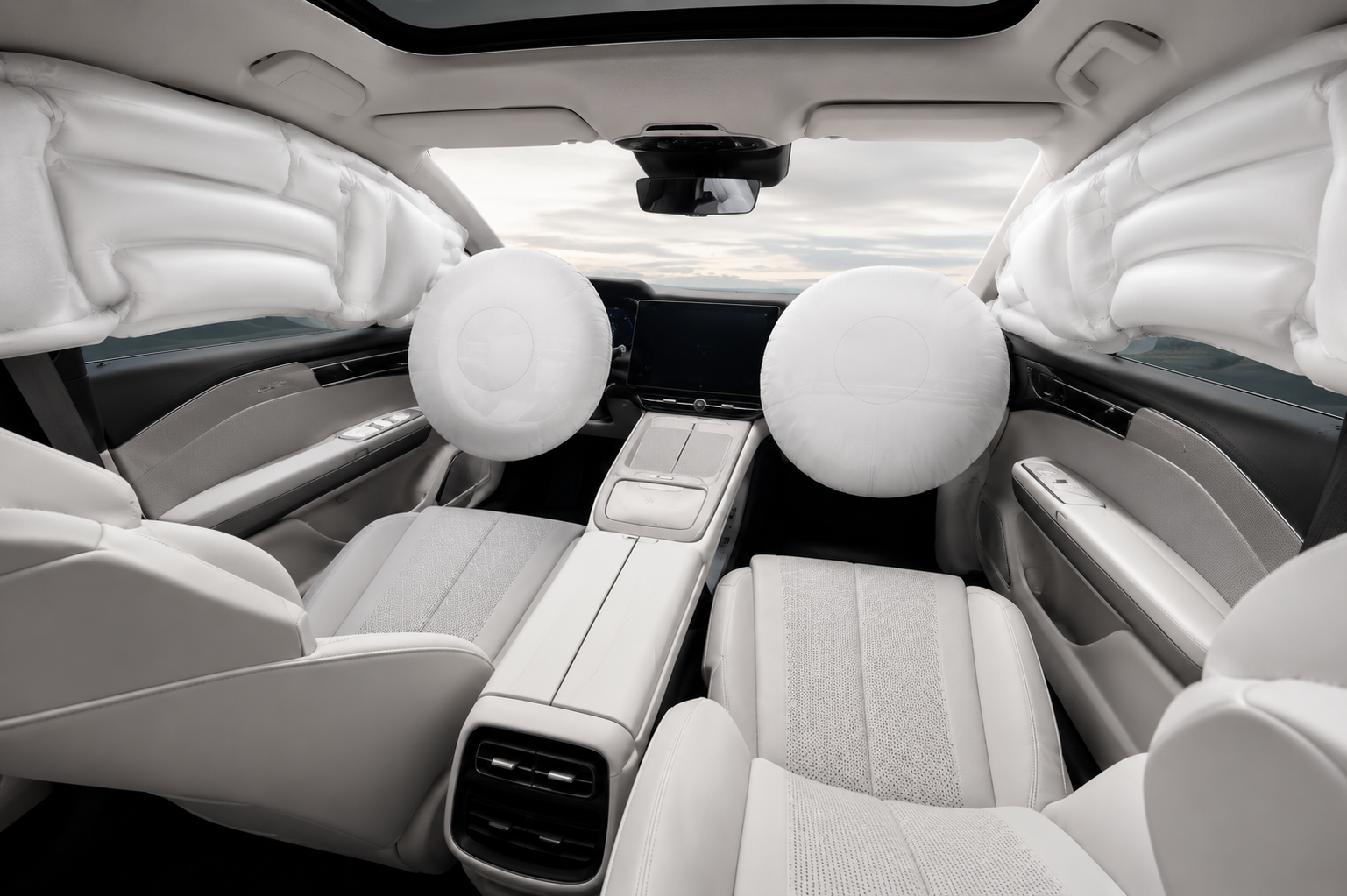 6 Airbags With a Supplemental Restraint System (SRS)