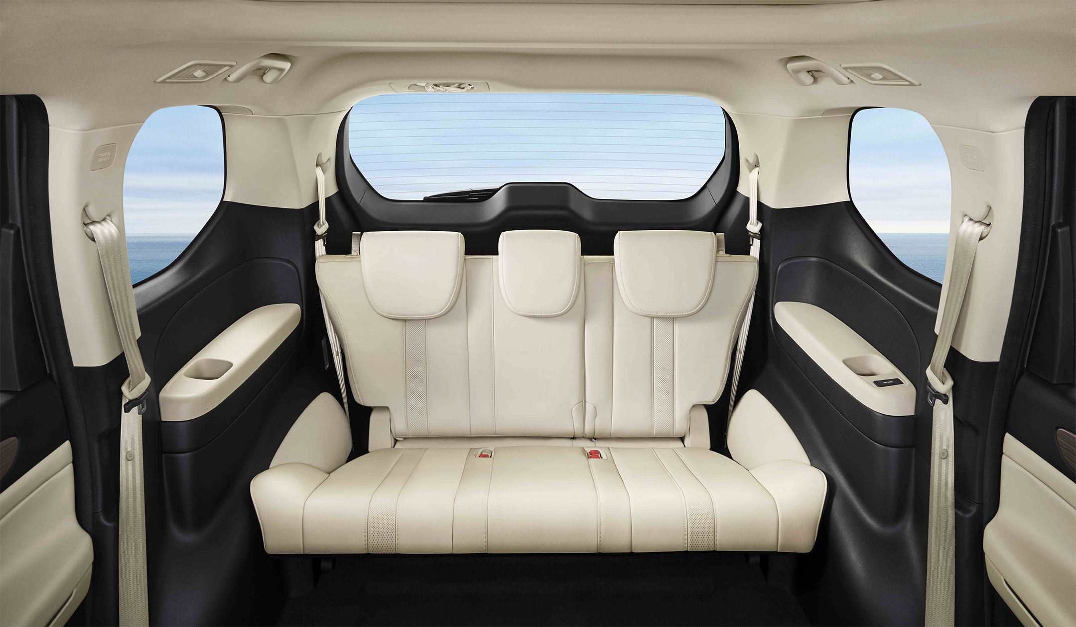 GN6 73.2-inch 7-seat interior